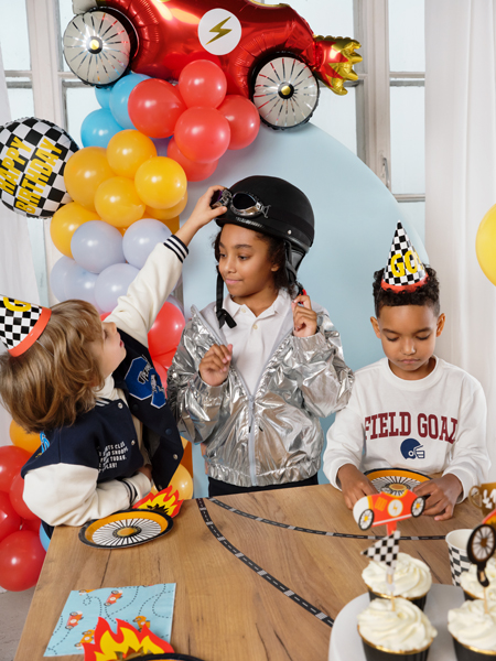 Kinderparty, Helm, Gleiter, Alufoliejacke, Luftballons