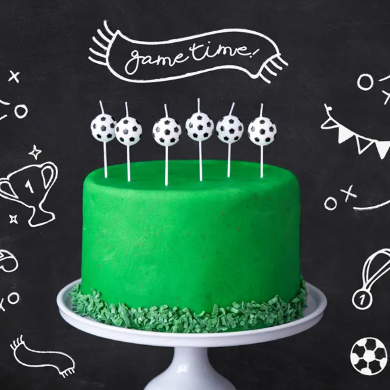Kindergeburtstag-Geburtstagskerzen-Fussballe-2