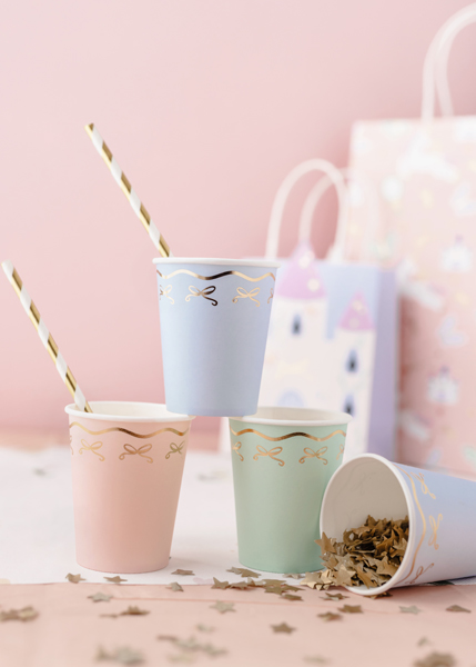 party cups, paper cups, pastel colors, drinking straw, confetti on table