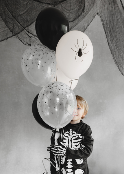balloons, Kind, Skelettkostüm, schwarz-weiß, Ballondekoration