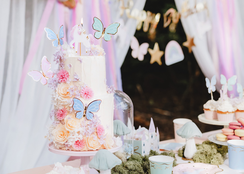 Hochzeitstorte, Blumen, Buttercreme, Schmetterlinge, Pastellfarben