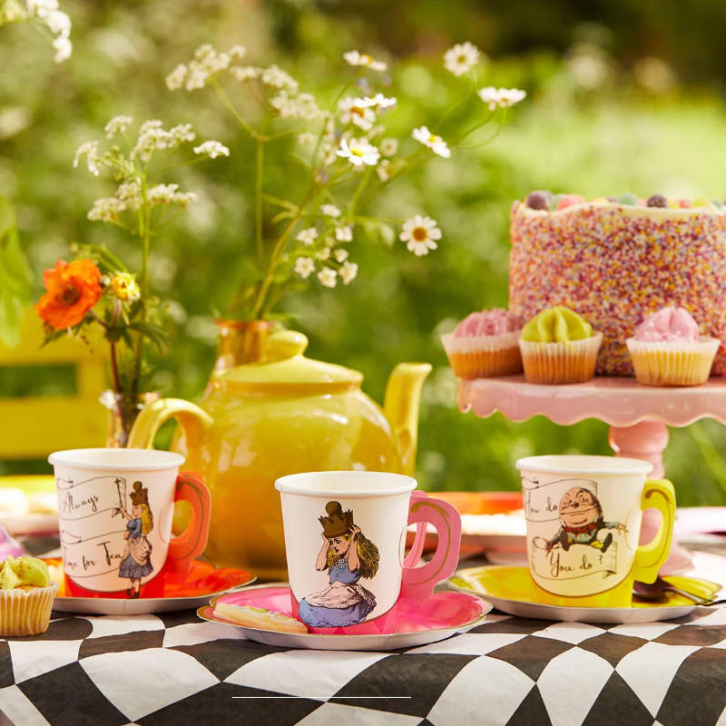 Kindergeburtstag-Partytassen-Alice-im-Wunderland-3