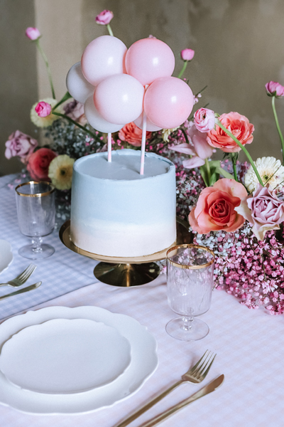 kuchen, ballon-kuchen, tischdeko, blumen, pastell