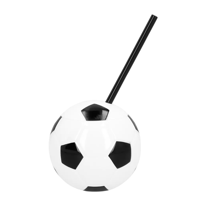 Kindergeburtstag-Partybecher-Fussball-mit-Strohhalm
