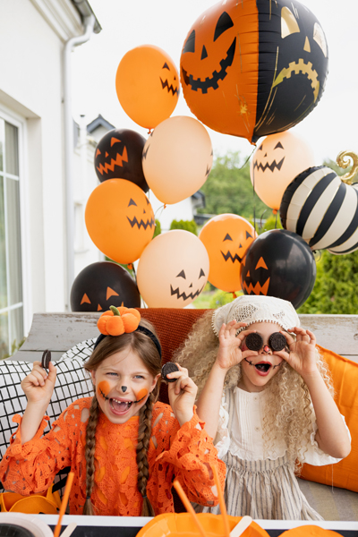 Halloween, Ballons, Pumpkins, Mädchen, Kostüme