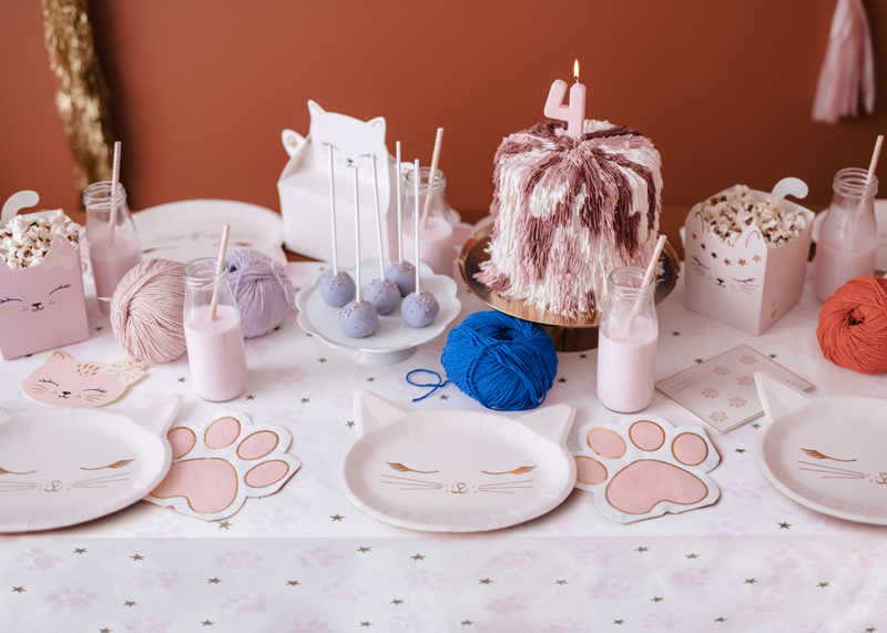 Kinderfeest, Tisch-Dekoration, Kuchen, Kaffee-Kale, Spitze