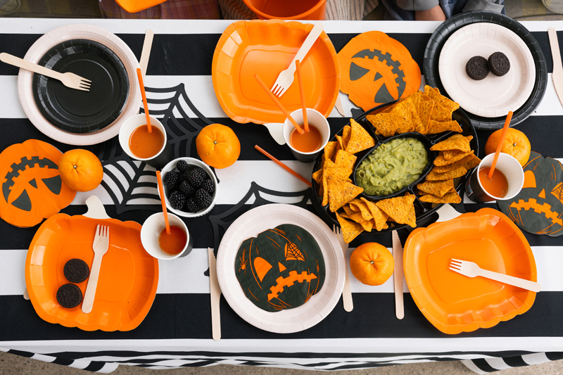 Halloween, nachmittagstee, chips, guacamole, teller