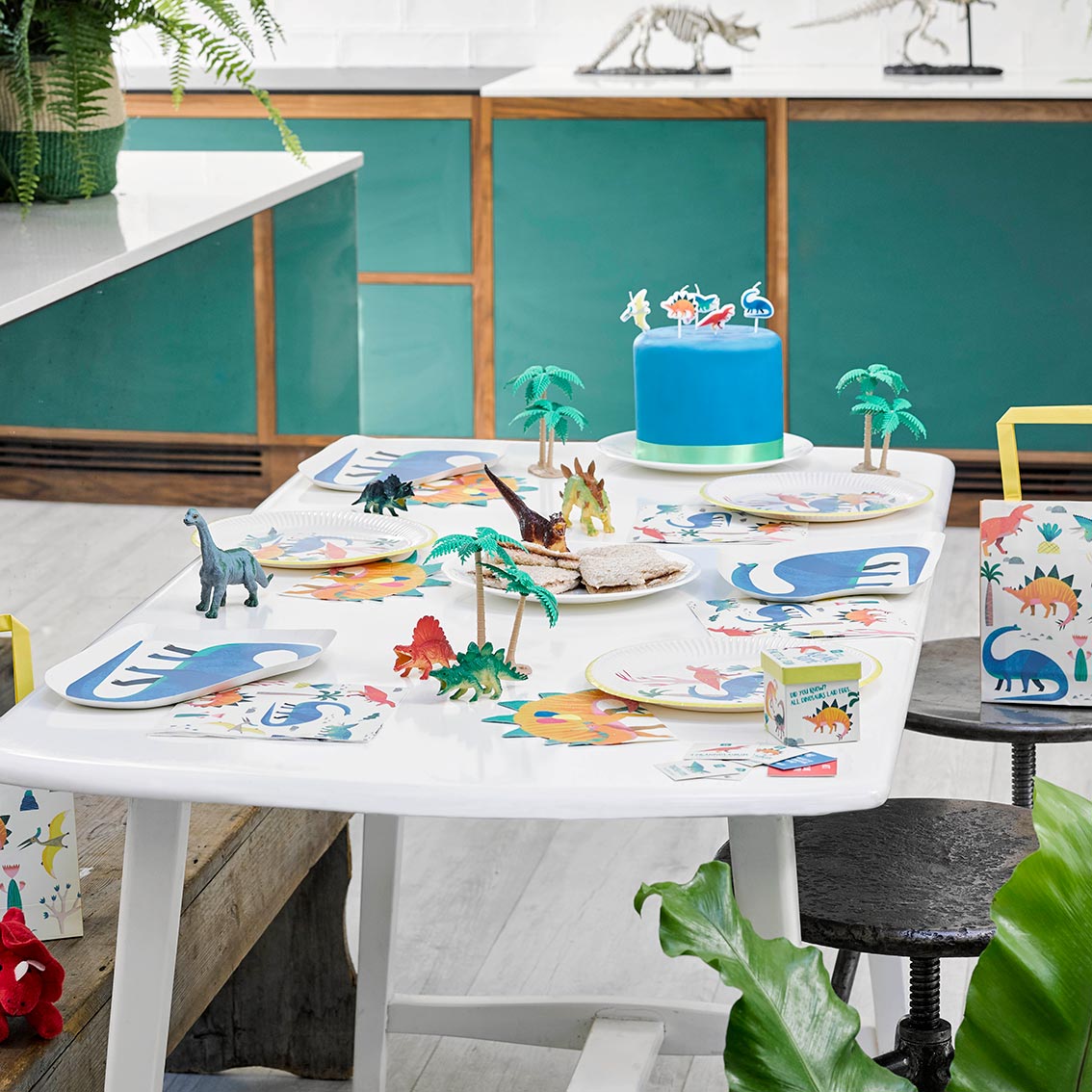 Torten, Dinosaurier, Party-Tisch, blaues Kuchen, Tischdeko