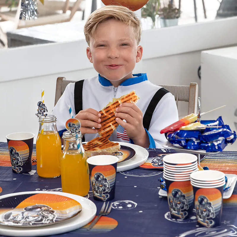 Kindergeburtstag-Becher-Weltall-2Sk8AfxoFUESU7