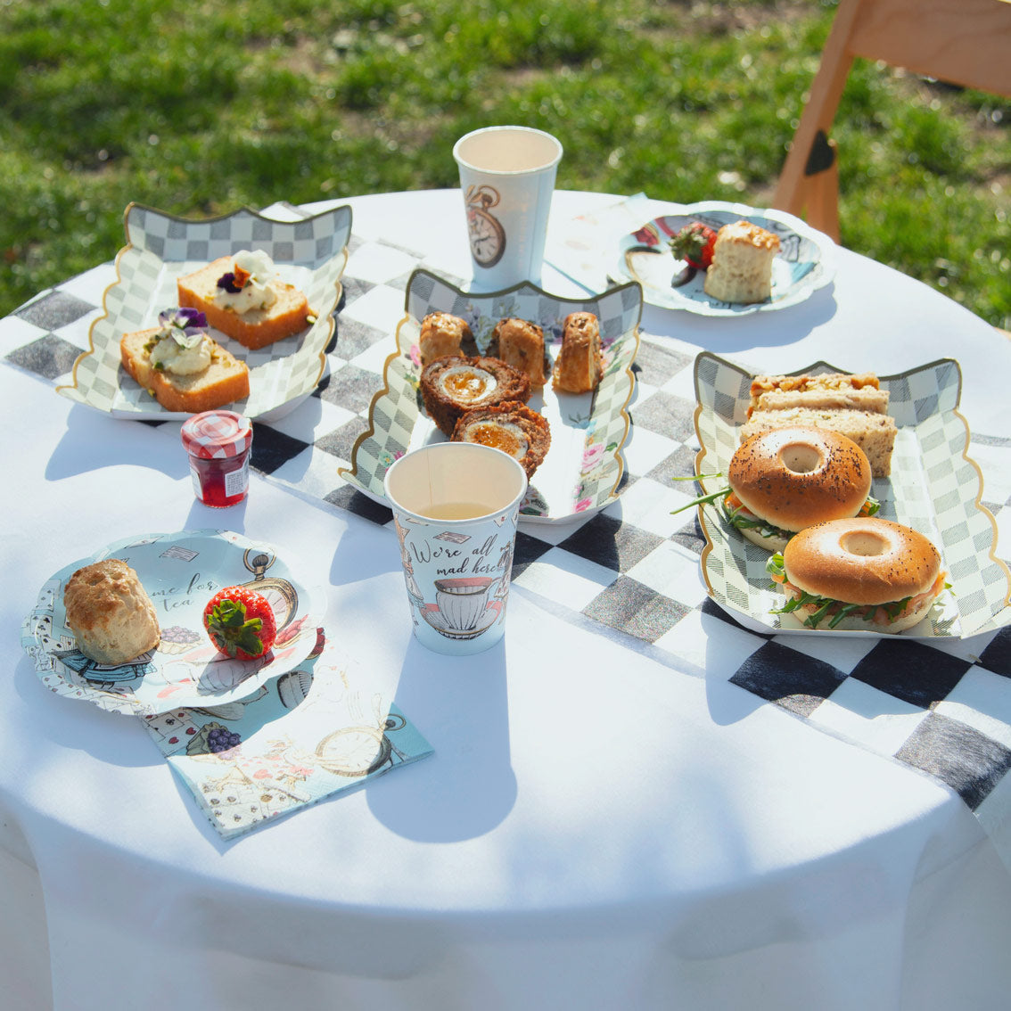 kinderparty tsalice-platter-01_82a9133c-6b1f-4ce4-8cb7-901cc118144c