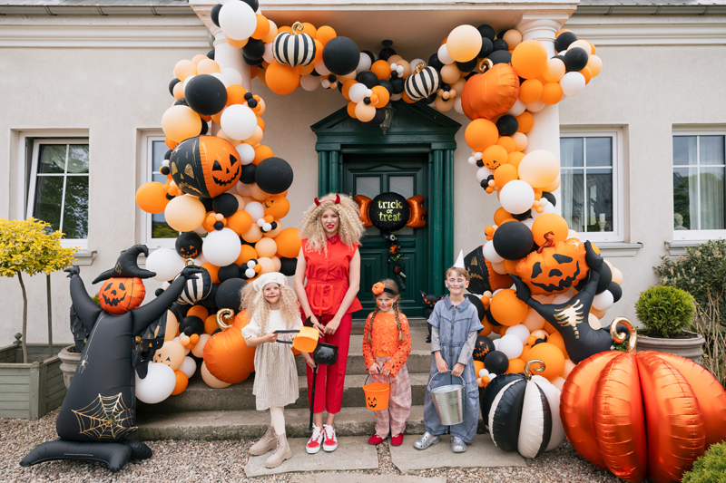 Halloween, Party, Balloon arch, Pumpkins, Costume set