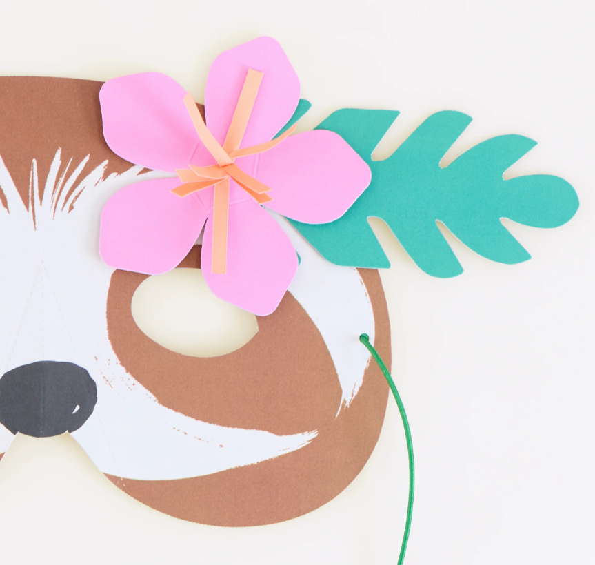 papier schmuck, blume, fuchsia blume, grüne blätter, kunstprojekt