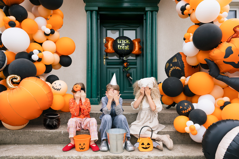 Halloween, Ballon-Deko, Kürbisse, Kinder, Süßes oder Saures