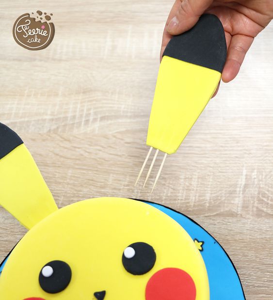 kinderparty poke-cake