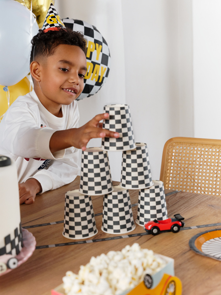 Kinder, Tortenaufbau, Schachbrettmuster, Cupcake-Turm, Autos