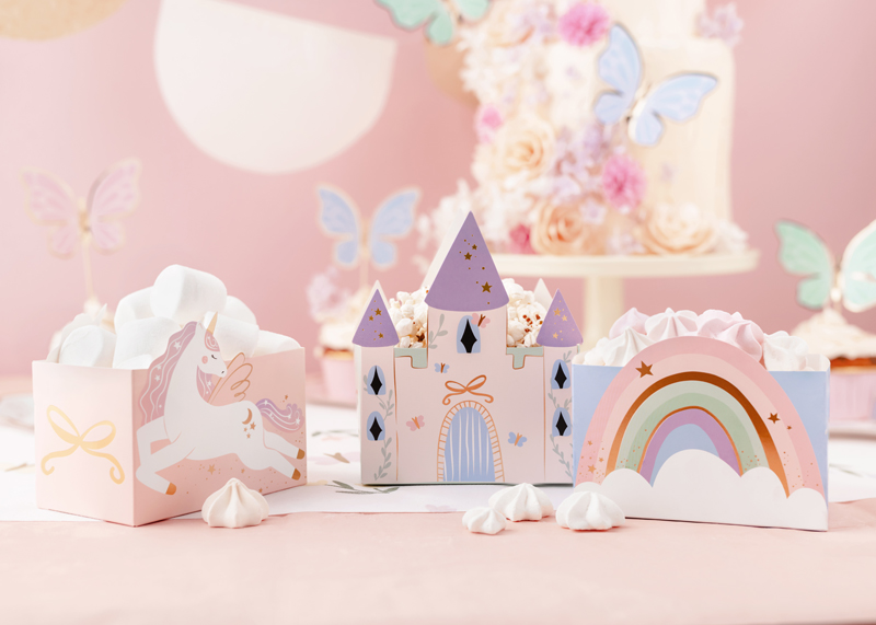 kuchenbox, märchenbox, kinder party dekoration, pink dekor, regenbogen dekoration