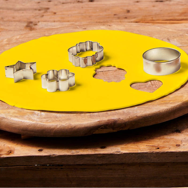 Kindergeburtstag-FunCakes_Fondant_ausgerollt_Gelb_2