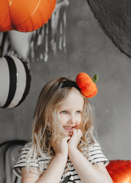 Kind, Headband, Orange Pumpkin, Streifenshirt, Ballondekoration