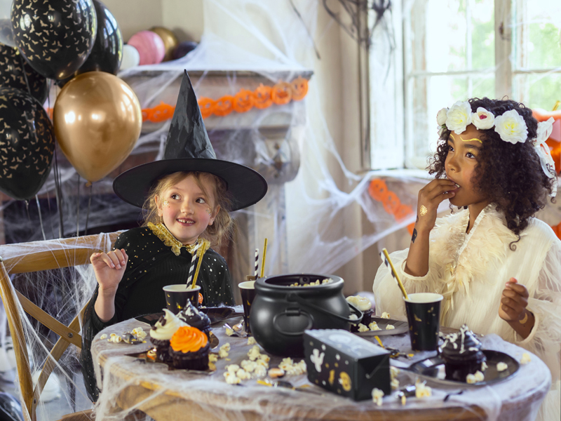 kinderparty, hexenkostüm, hut, kerzen, schwarz