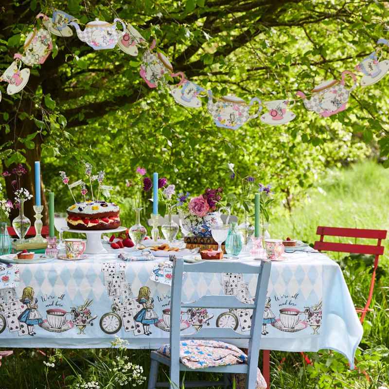 Kindergeburtstag-Tischdecke_Alice_im_Wunderland_2