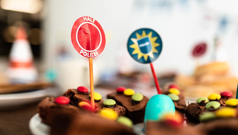 Polizei-Geburtstag-Brownies-Essen-Ampel-Kindergeburtstag